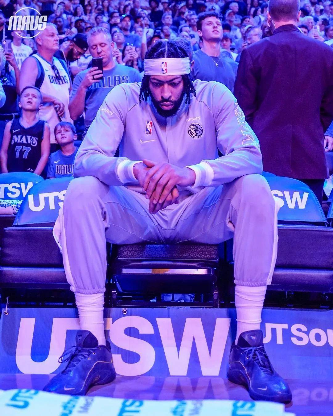 浓眉哥连续十五场比赛得分超过刷新纪录，切尔西不断突破！气势如虹延续的简单介绍-ayx