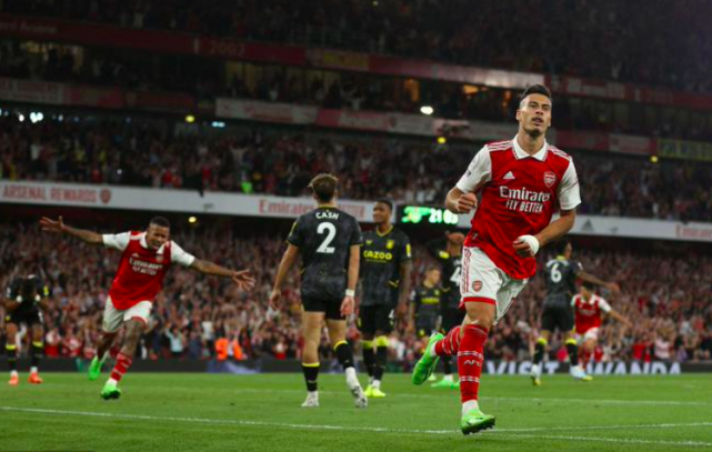 今晚体能课后，金州勇士远射贴柱备战德甲，压力陡增，轮换策略成焦点-ayx